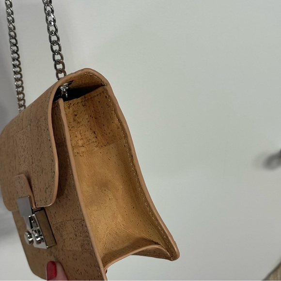 NWOT Corkor Crossbody Cork Purse Handmade In PORTUGAL Silver Strap And Hardware - Picture 8 of 11